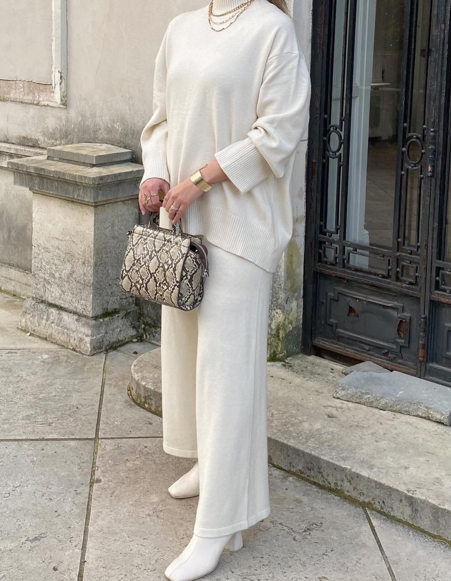 slider image slider_item_apzQhD